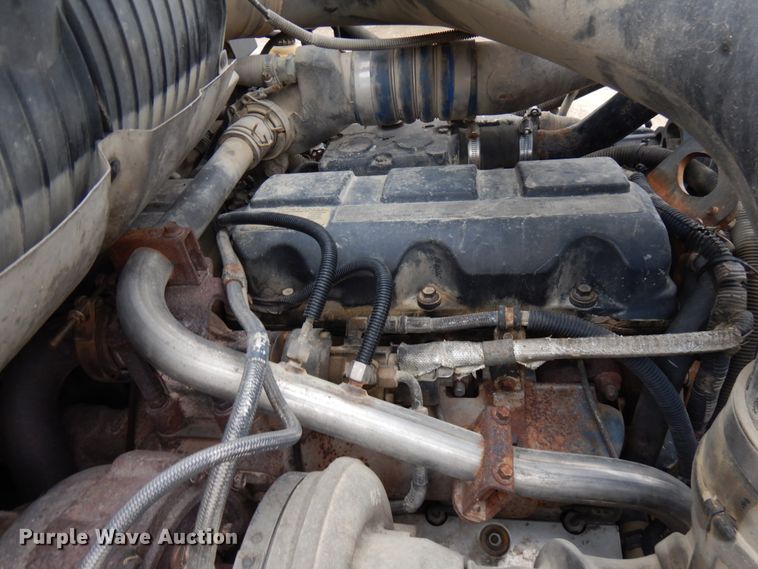 image for item HD9240 2005 Mack CX613  semi truck