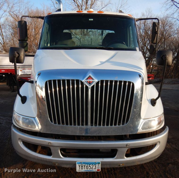 image for item HD9245 2006 International 8600  semi truck