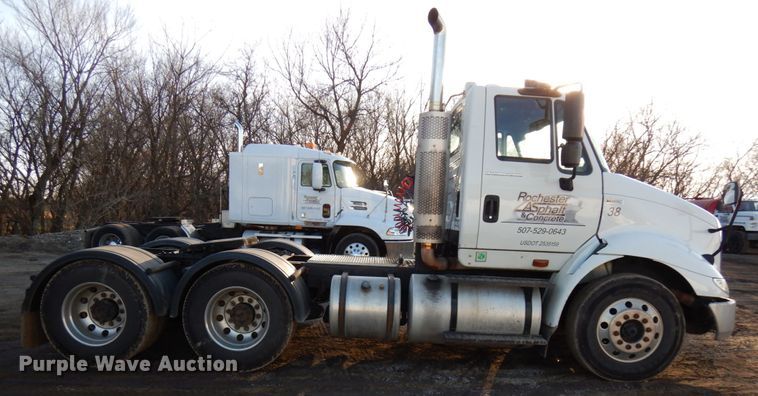 image for item HD9245 2006 International 8600  semi truck