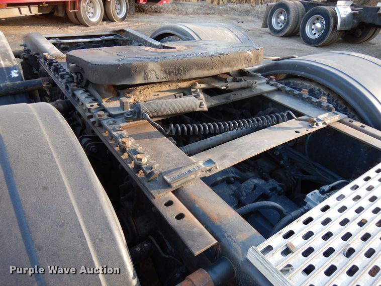 image for item HD9245 2006 International 8600  semi truck