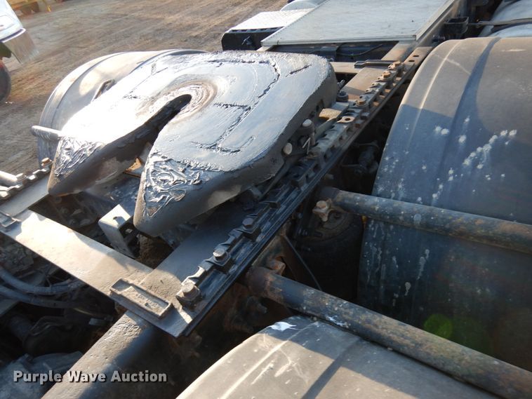 image for item HD9245 2006 International 8600  semi truck