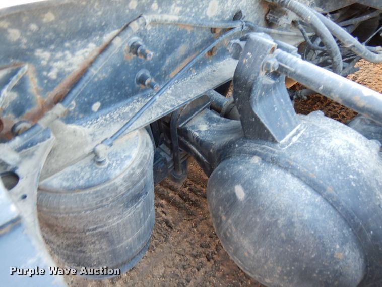 image for item HD9245 2006 International 8600  semi truck