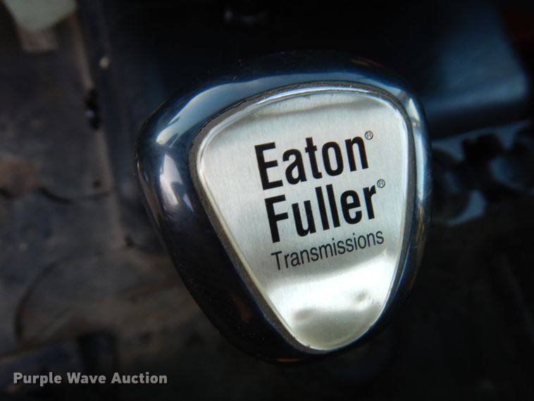 image for item HD9245 2006 International 8600  semi truck