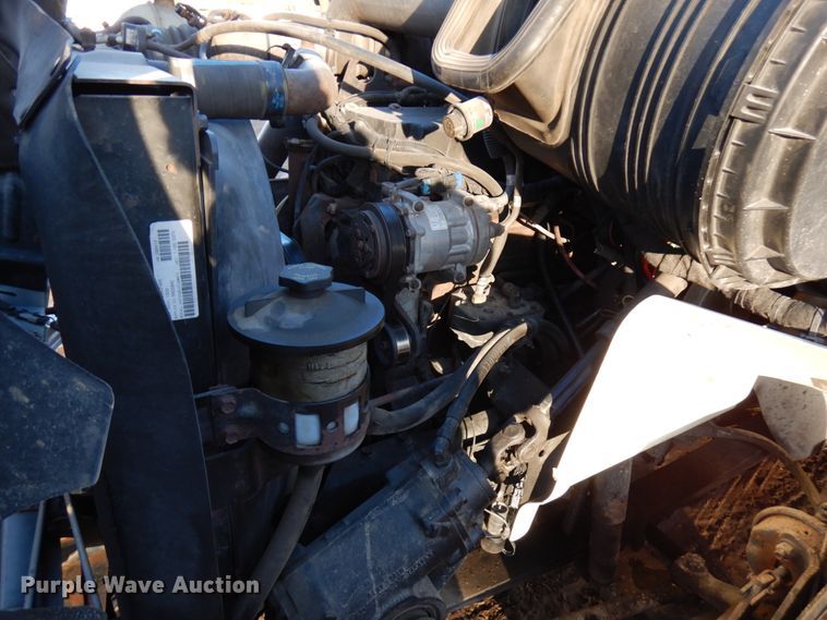 image for item HD9245 2006 International 8600  semi truck