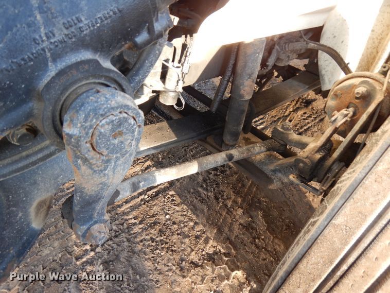 image for item HD9245 2006 International 8600  semi truck