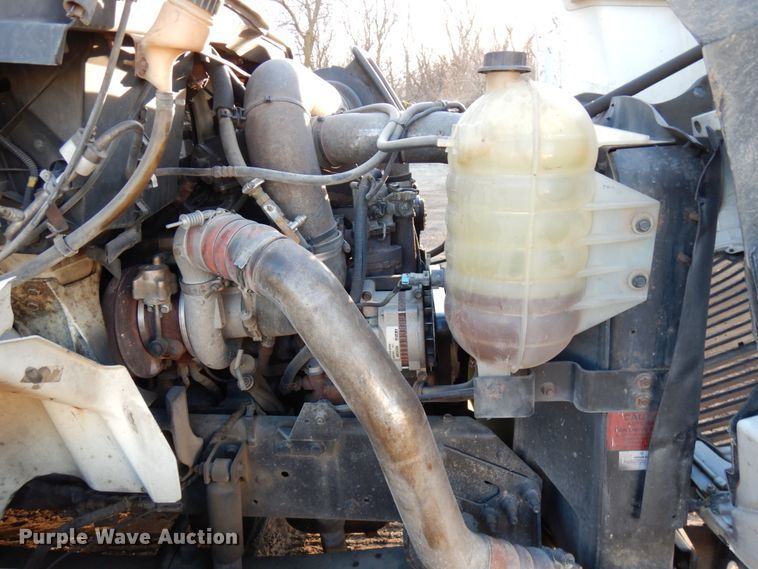 image for item HD9245 2006 International 8600  semi truck