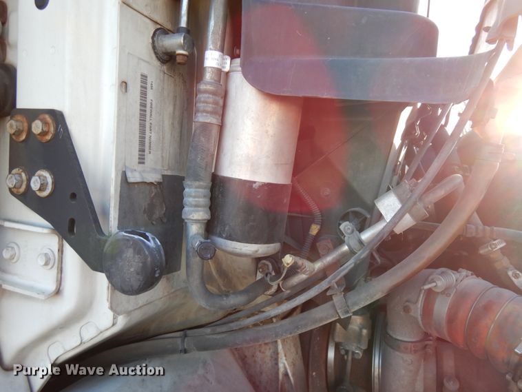 image for item HD9245 2006 International 8600  semi truck