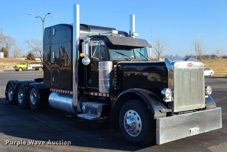 image for item HM9825 1997 Peterbilt 379  semi truck