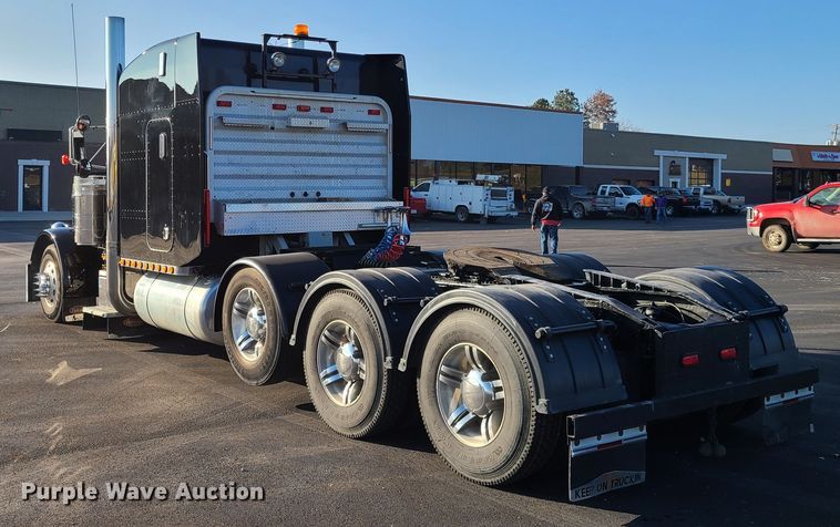 image for item HM9825 1997 Peterbilt 379  semi truck