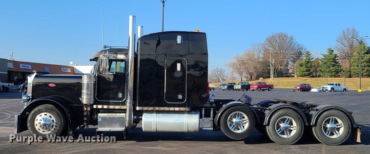 image for item HM9825 1997 Peterbilt 379  semi truck