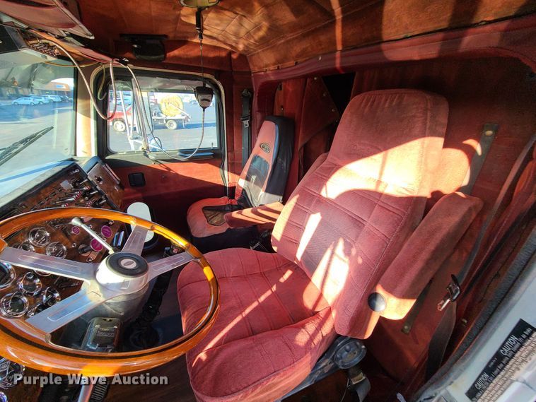 image for item HM9825 1997 Peterbilt 379  semi truck