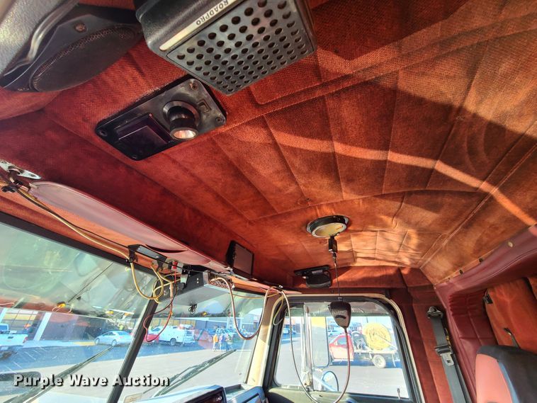 image for item HM9825 1997 Peterbilt 379  semi truck