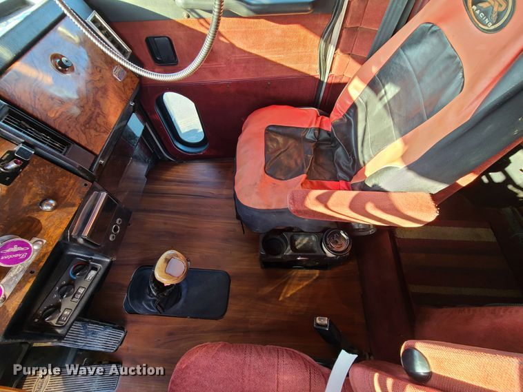 image for item HM9825 1997 Peterbilt 379  semi truck