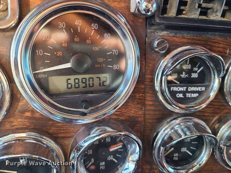 image for item HM9825 1997 Peterbilt 379  semi truck