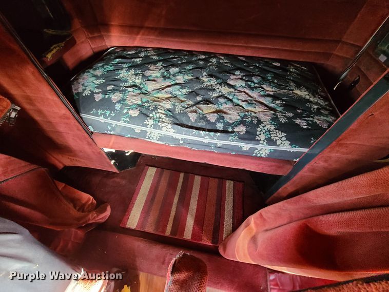 image for item HM9825 1997 Peterbilt 379  semi truck