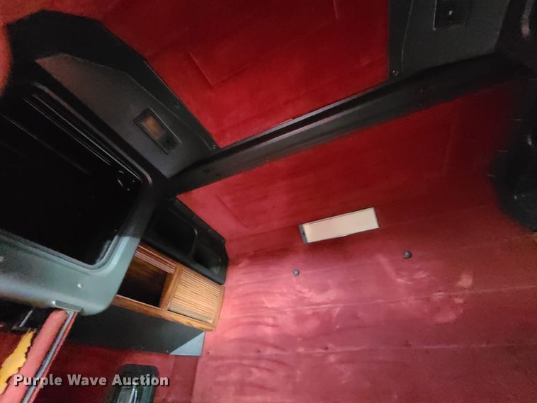 image for item HM9825 1997 Peterbilt 379  semi truck