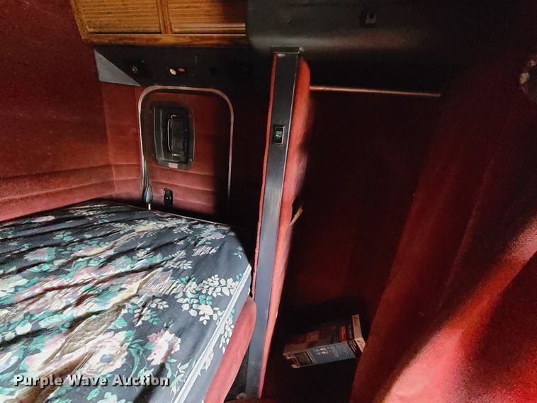 image for item HM9825 1997 Peterbilt 379  semi truck