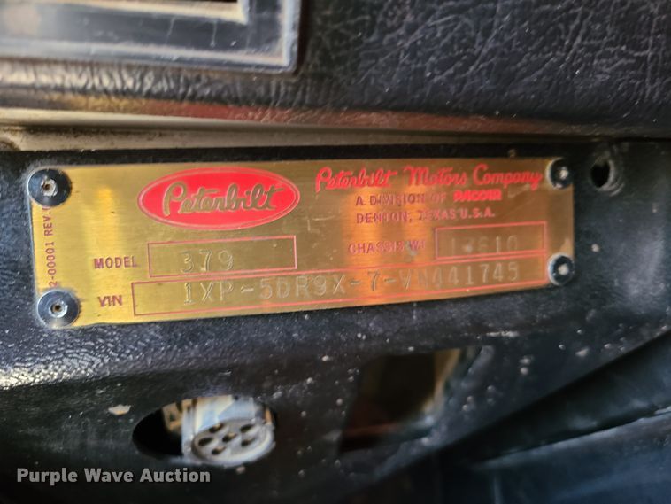 image for item HM9825 1997 Peterbilt 379  semi truck