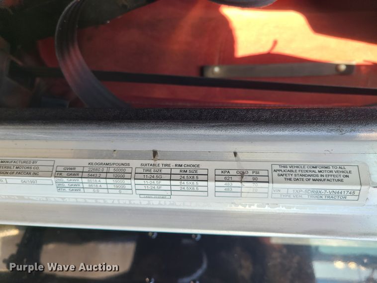 image for item HM9825 1997 Peterbilt 379  semi truck