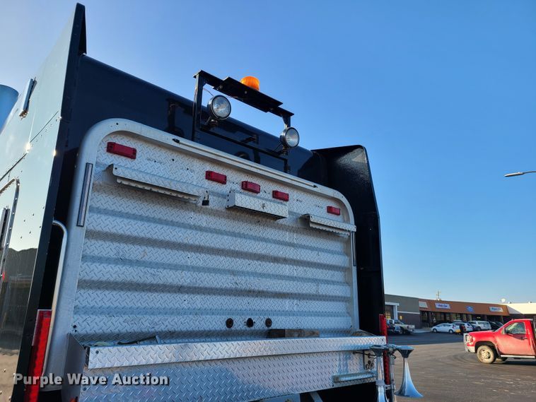 image for item HM9825 1997 Peterbilt 379  semi truck