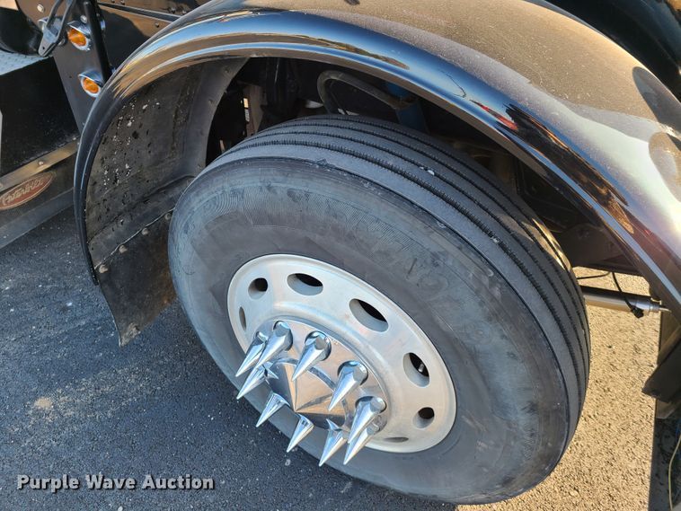 image for item HM9825 1997 Peterbilt 379  semi truck