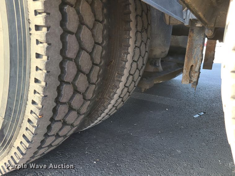 image for item HM9825 1997 Peterbilt 379  semi truck