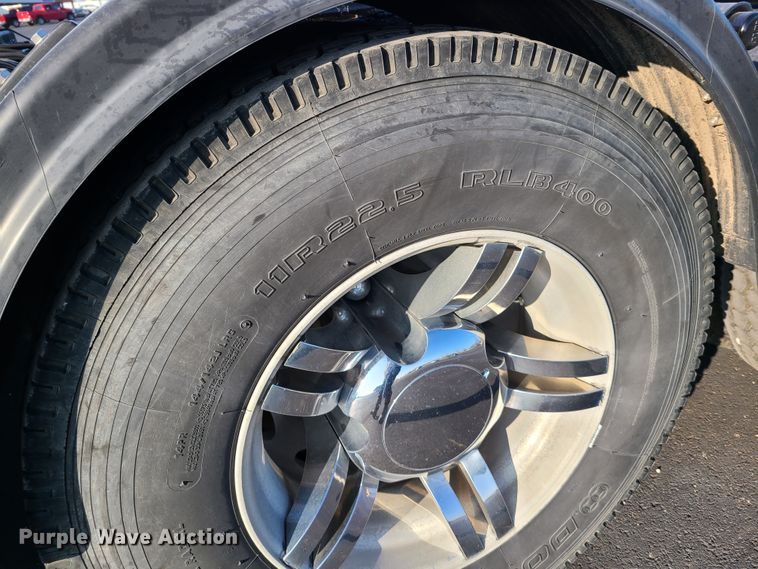 image for item HM9825 1997 Peterbilt 379  semi truck