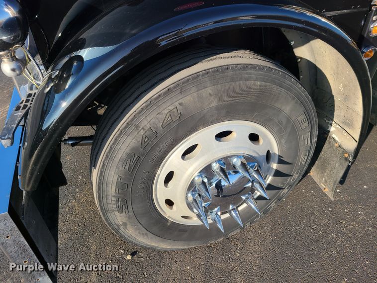 image for item HM9825 1997 Peterbilt 379  semi truck