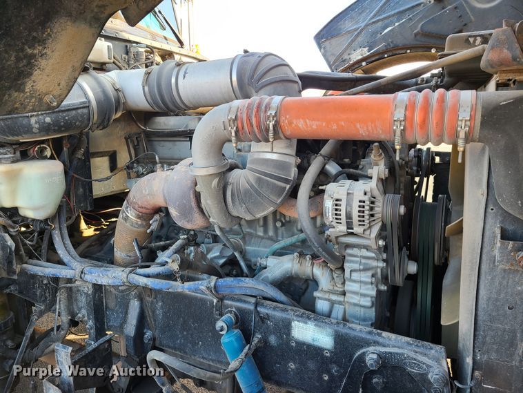 image for item HM9825 1997 Peterbilt 379  semi truck