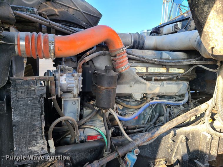 image for item HM9825 1997 Peterbilt 379  semi truck