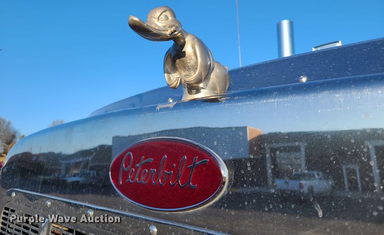 image for item HM9825 1997 Peterbilt 379  semi truck