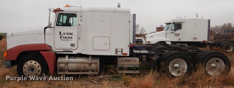 image for item HU9711 1995 Freightliner FLD  semi truck