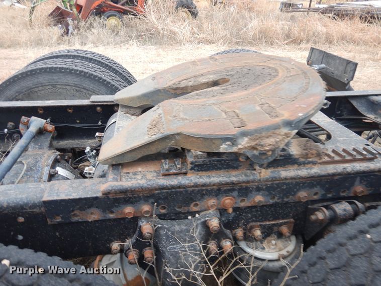 image for item HU9711 1995 Freightliner FLD  semi truck