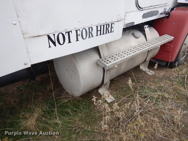 image for item HU9711 1995 Freightliner FLD  semi truck