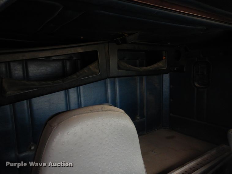 image for item HU9711 1995 Freightliner FLD  semi truck