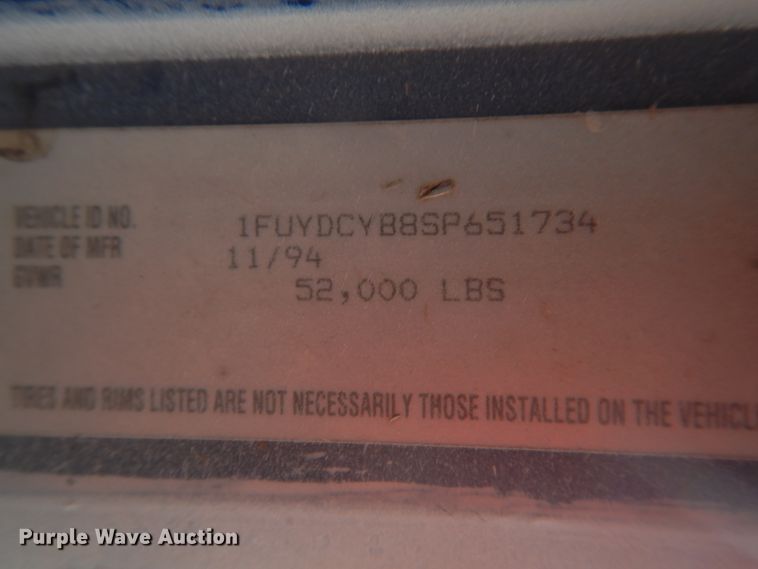 image for item HU9711 1995 Freightliner FLD  semi truck