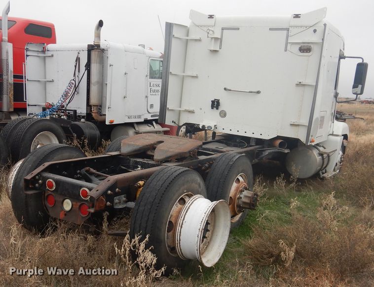 image for item HU9712 2003 Freightliner Century Class  semi truck