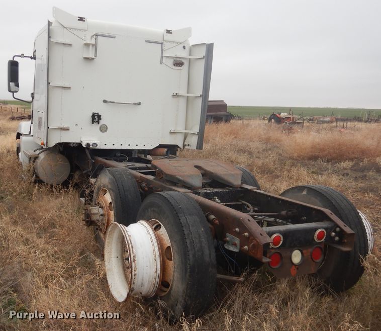 image for item HU9712 2003 Freightliner Century Class  semi truck