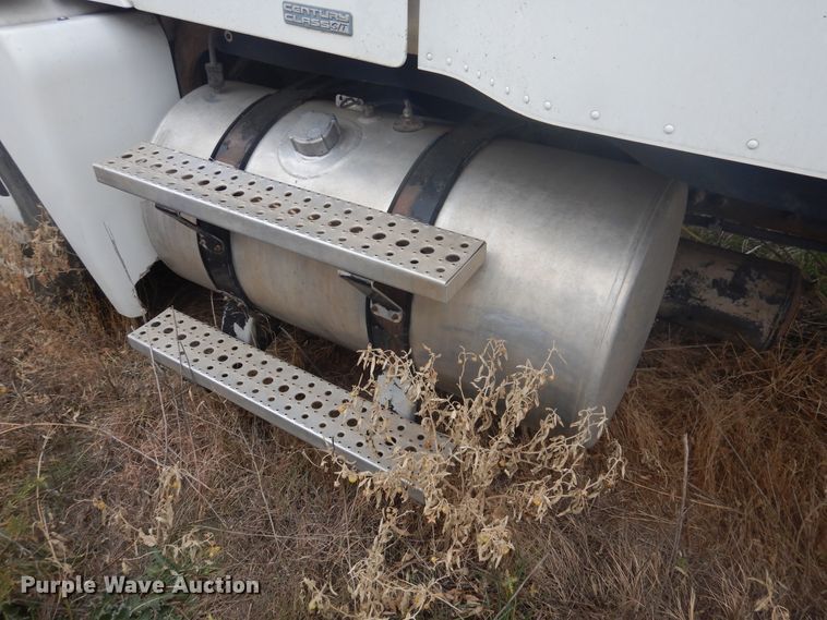 image for item HU9712 2003 Freightliner Century Class  semi truck