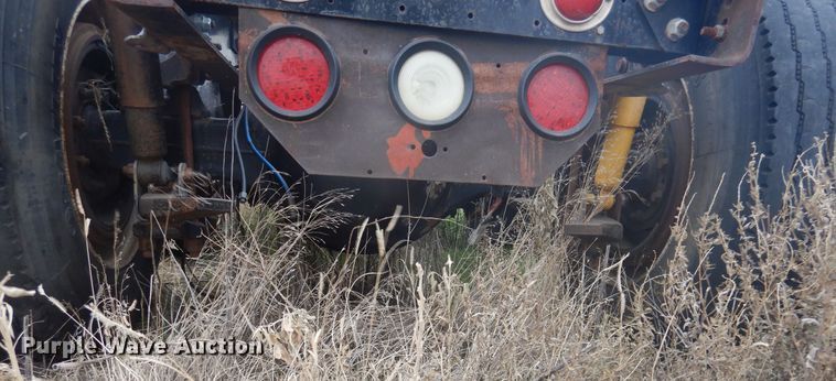 image for item HU9712 2003 Freightliner Century Class  semi truck