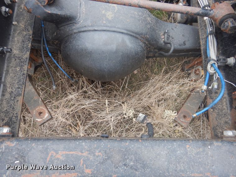 image for item HU9712 2003 Freightliner Century Class  semi truck