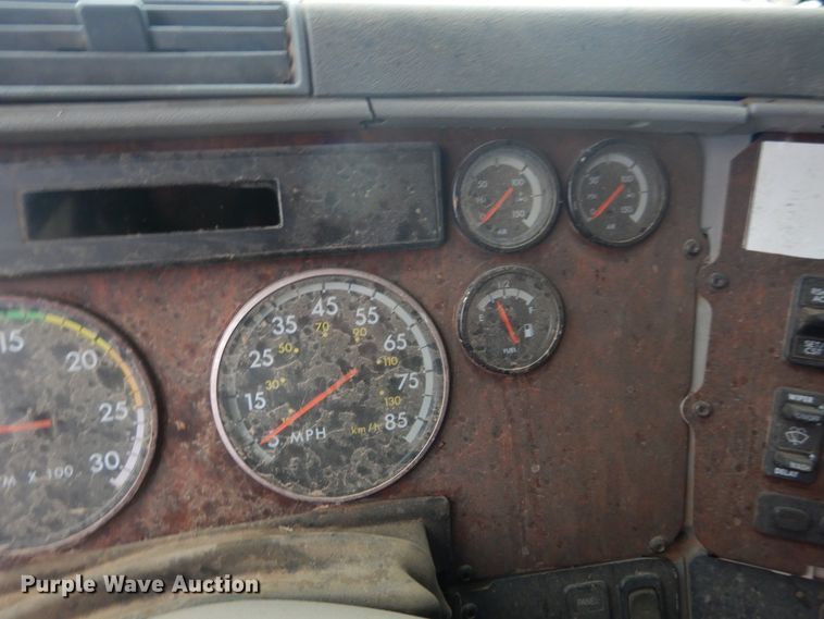 image for item HU9712 2003 Freightliner Century Class  semi truck