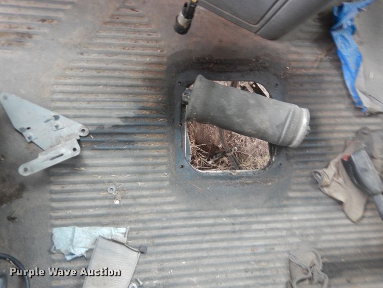 image for item HU9712 2003 Freightliner Century Class  semi truck