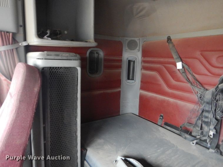 image for item HU9712 2003 Freightliner Century Class  semi truck