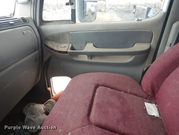 image for item HU9712 2003 Freightliner Century Class  semi truck