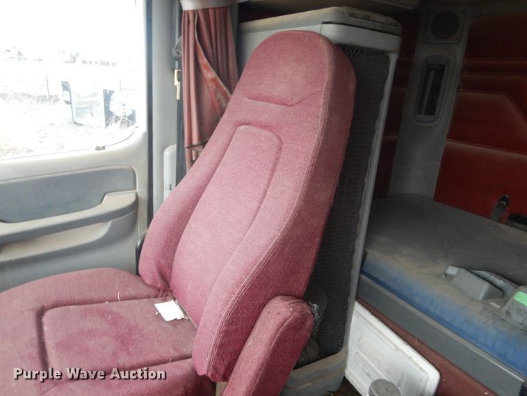 image for item HU9712 2003 Freightliner Century Class  semi truck