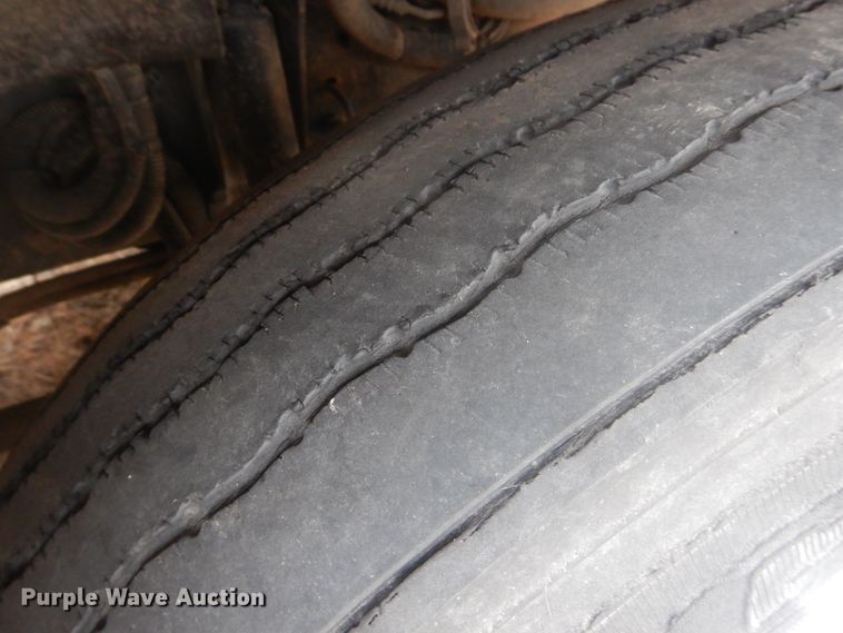 image for item HU9712 2003 Freightliner Century Class  semi truck