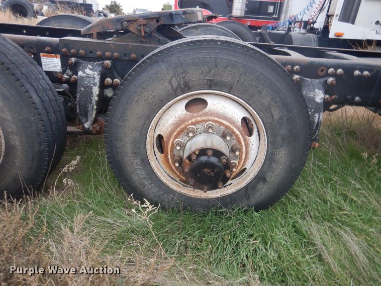 image for item HU9712 2003 Freightliner Century Class  semi truck