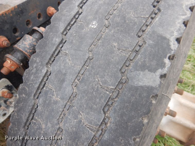 image for item HU9712 2003 Freightliner Century Class  semi truck