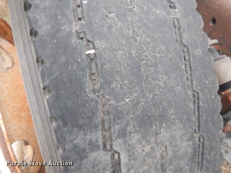 image for item HU9712 2003 Freightliner Century Class  semi truck